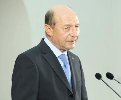 Băsescu: Îmi voi duce mandatul până în ultima zi. Nu vor acapara justiţia